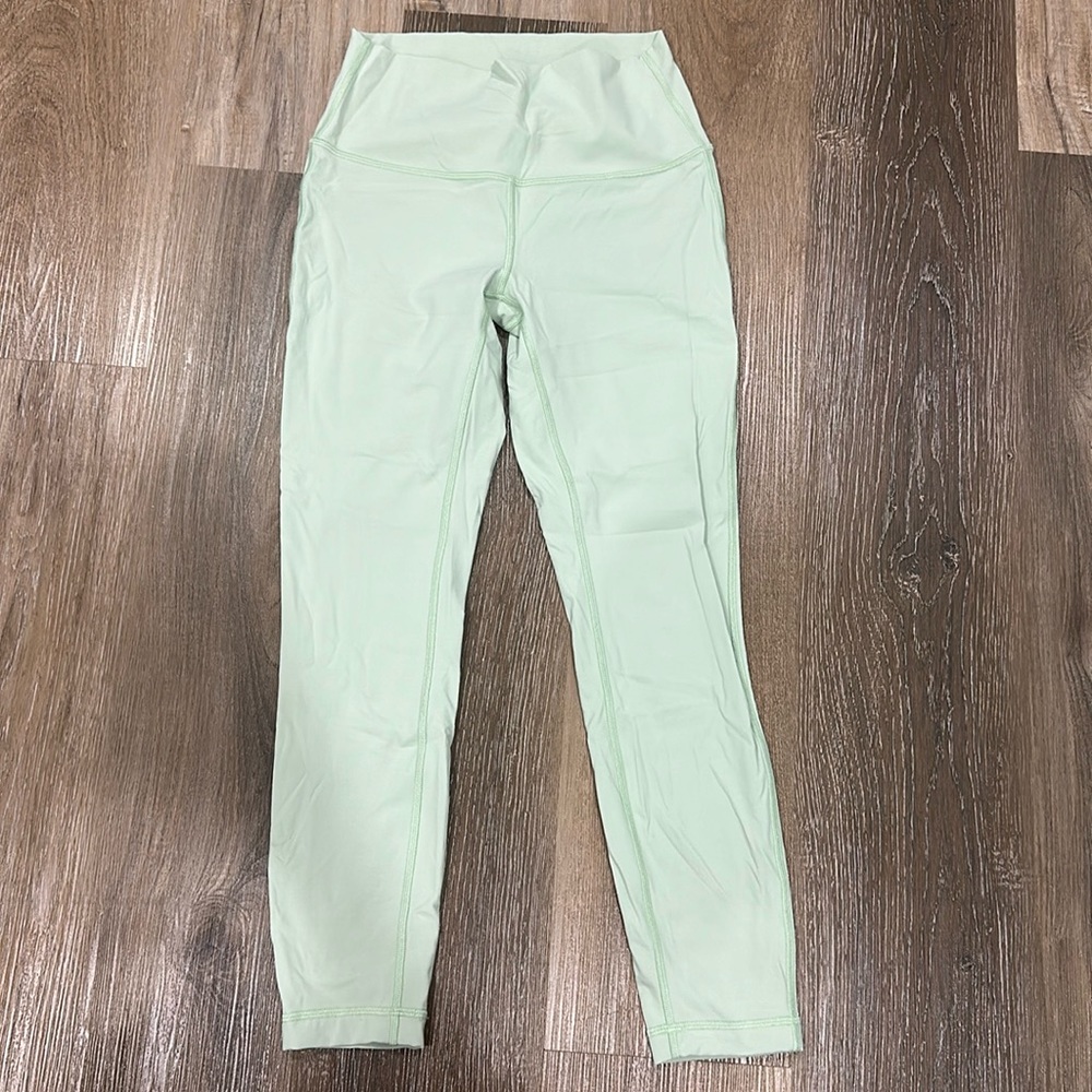 Lululemon size 6